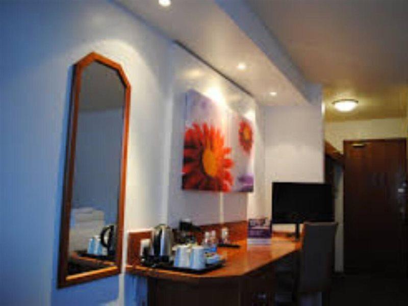 ברומסגרוב Bluemont Hotel מראה חיצוני תמונה