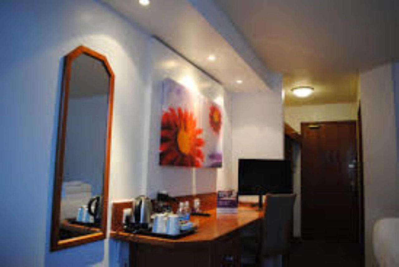 ברומסגרוב Bluemont Hotel מראה חיצוני תמונה