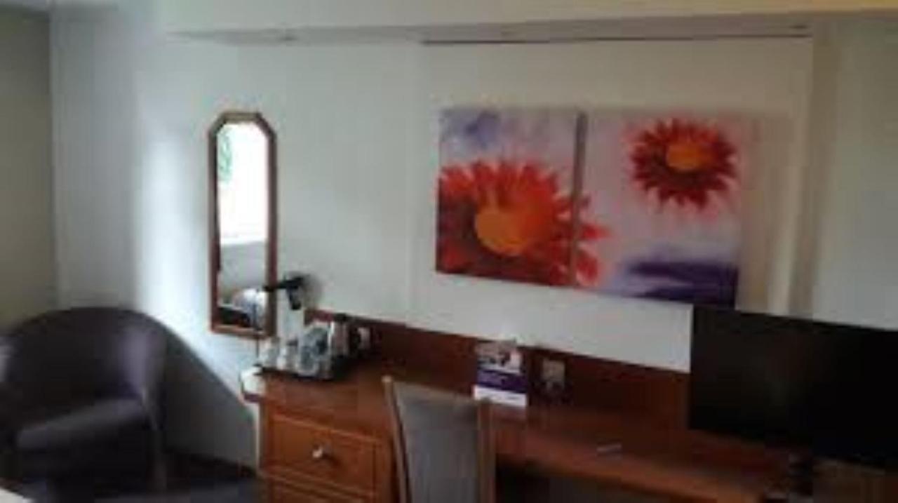 ברומסגרוב Bluemont Hotel מראה חיצוני תמונה