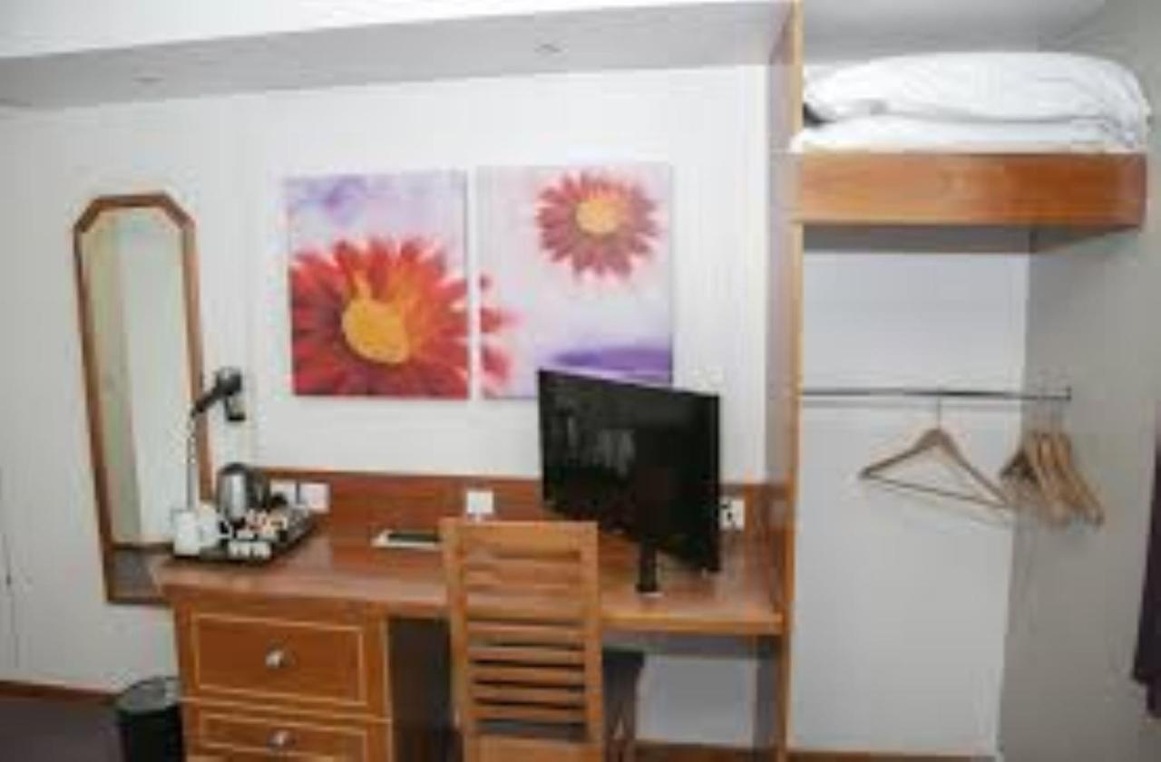 ברומסגרוב Bluemont Hotel מראה חיצוני תמונה